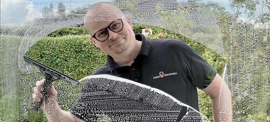 Vinduespolering i gang